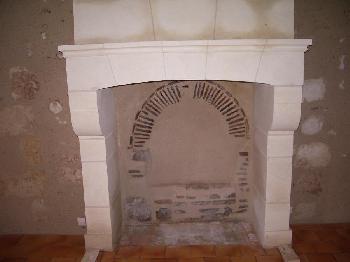 La cheminée dans une maison est un élément capital et souvent central.